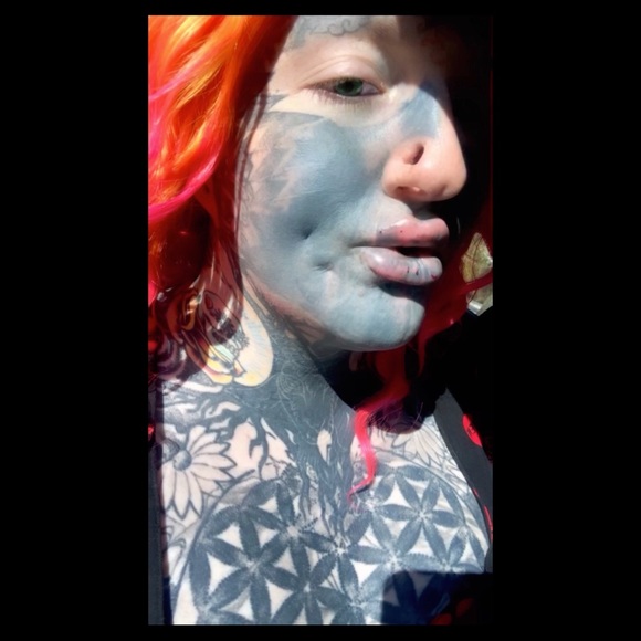 Meet your Posher, Farrah - Picture 1 of 1